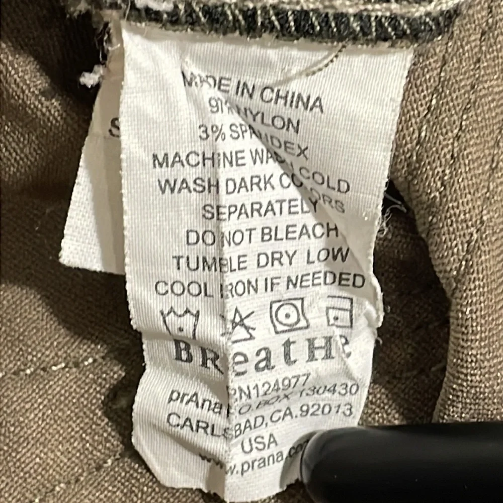 Prana men’s‎ Large nylon flat front khaki cargo pants.